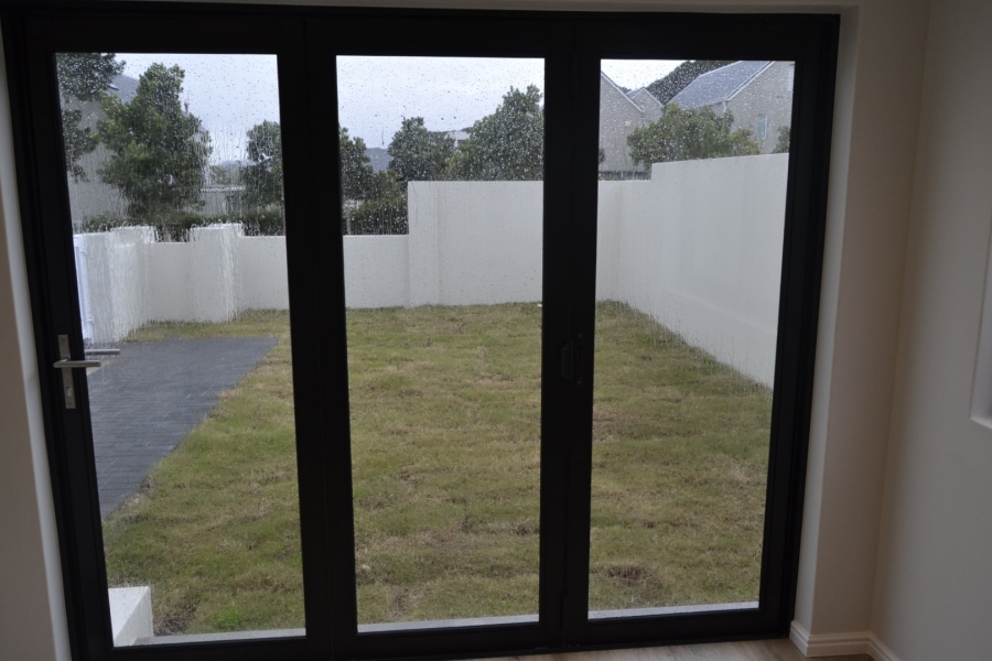 3 Bedroom Property for Sale in Somerset Lakes Western Cape